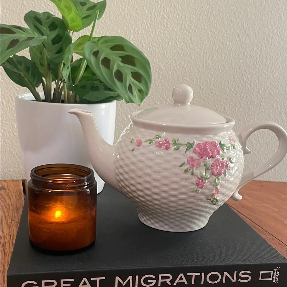 Vintage Teleflora Ceramic Teapot – Basket Weave with Pink Flowers – 1985